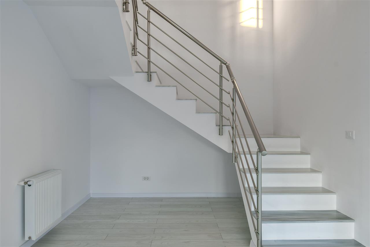 BERCENICENTRAL,VILA INDIVIDUALA ,5 CAMERE, 3 BAI ,TEREN 402 MP ,LA CHEIE!