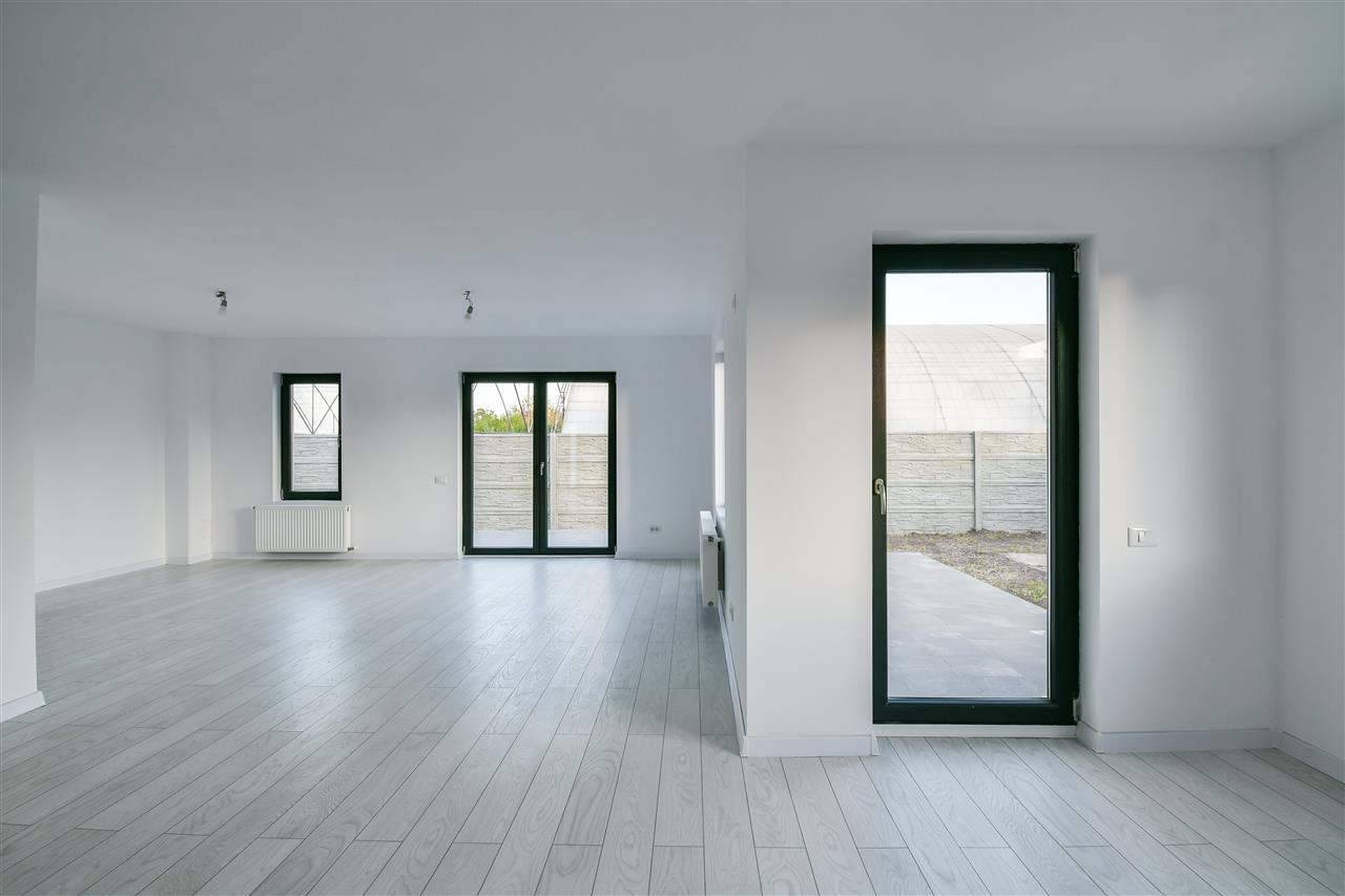 BERCENICENTRAL,VILA INDIVIDUALA ,5 CAMERE, 3 BAI ,TEREN 402 MP ,LA CHEIE!
