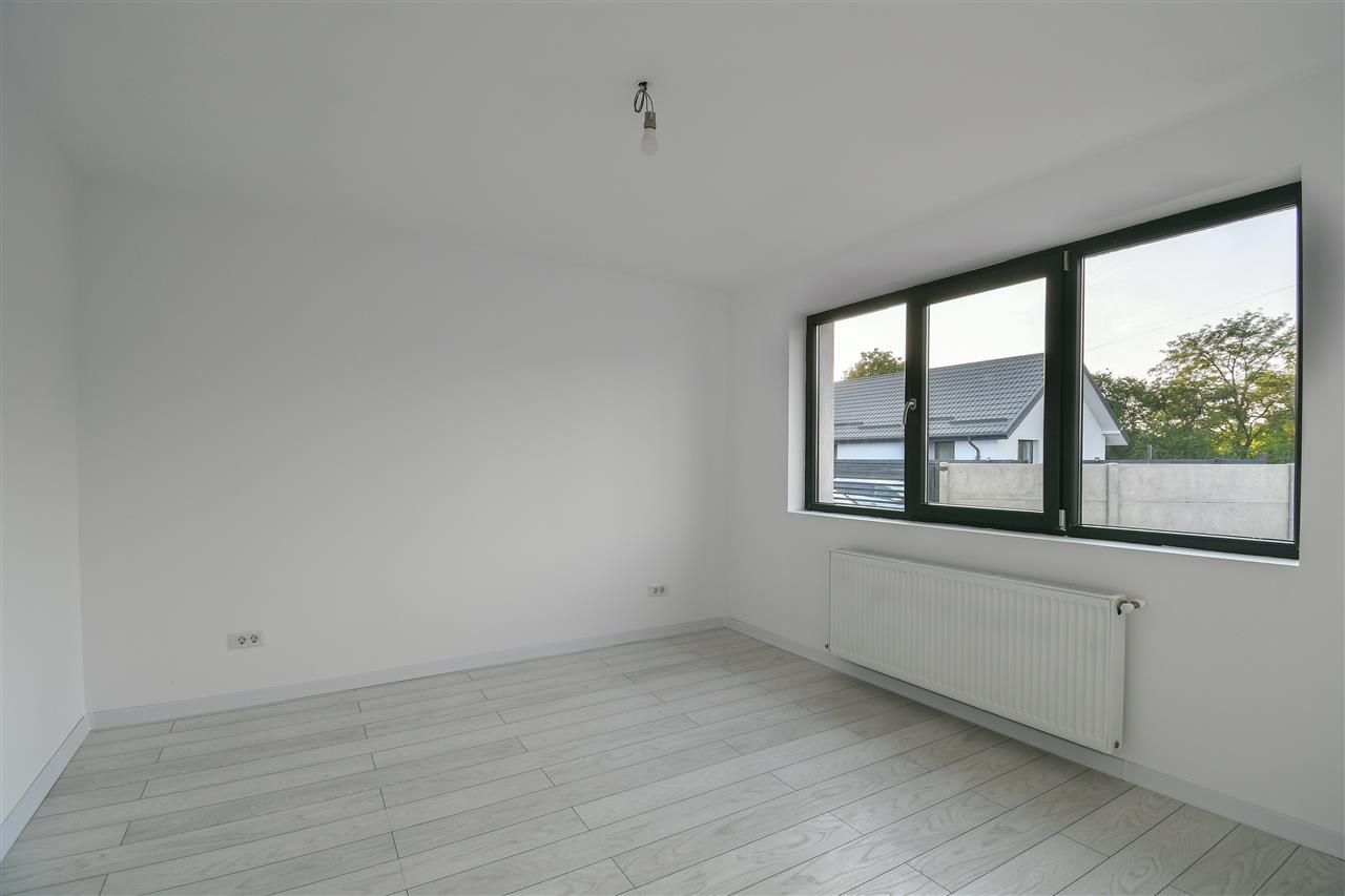 BERCENICENTRAL,VILA INDIVIDUALA ,5 CAMERE, 3 BAI ,TEREN 402 MP ,LA CHEIE!