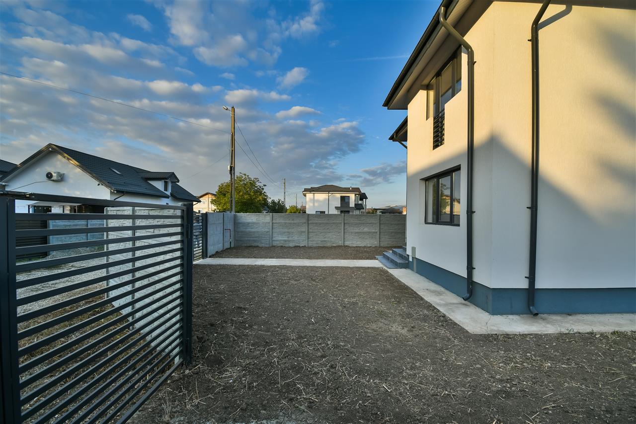 BERCENICENTRAL,VILA INDIVIDUALA ,5 CAMERE, 3 BAI ,TEREN 402 MP ,LA CHEIE!