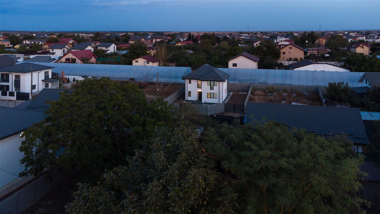 BERCENICENTRAL,VILA INDIVIDUALA ,5 CAMERE, 3 BAI ,TEREN 402 MP ,LA CHEIE!
