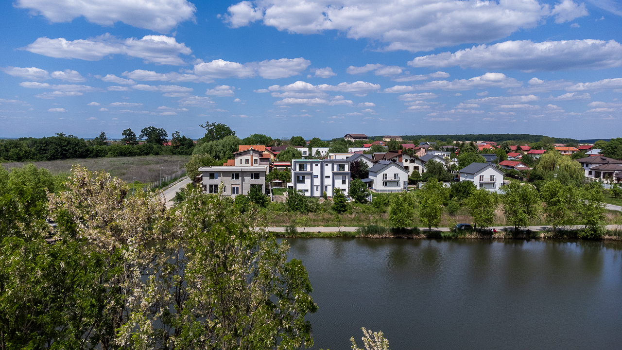 CORBEANCA  VILA PASIVA,4 CAMERE,215 MP,TEREN 394 MP,VEDERE LAC,LA CHEIE!