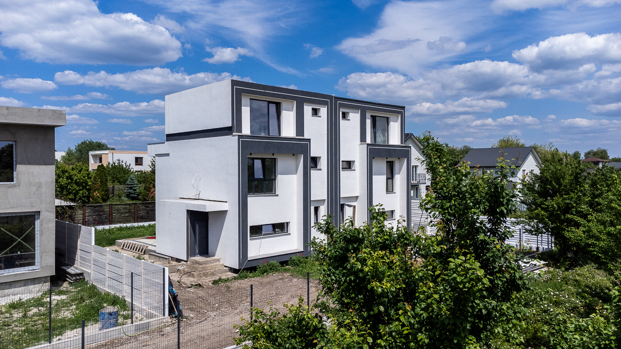 CORBEANCA  VILA PASIVA,4 CAMERE,215 MP,TEREN 394 MP,VEDERE LAC,LA CHEIE!