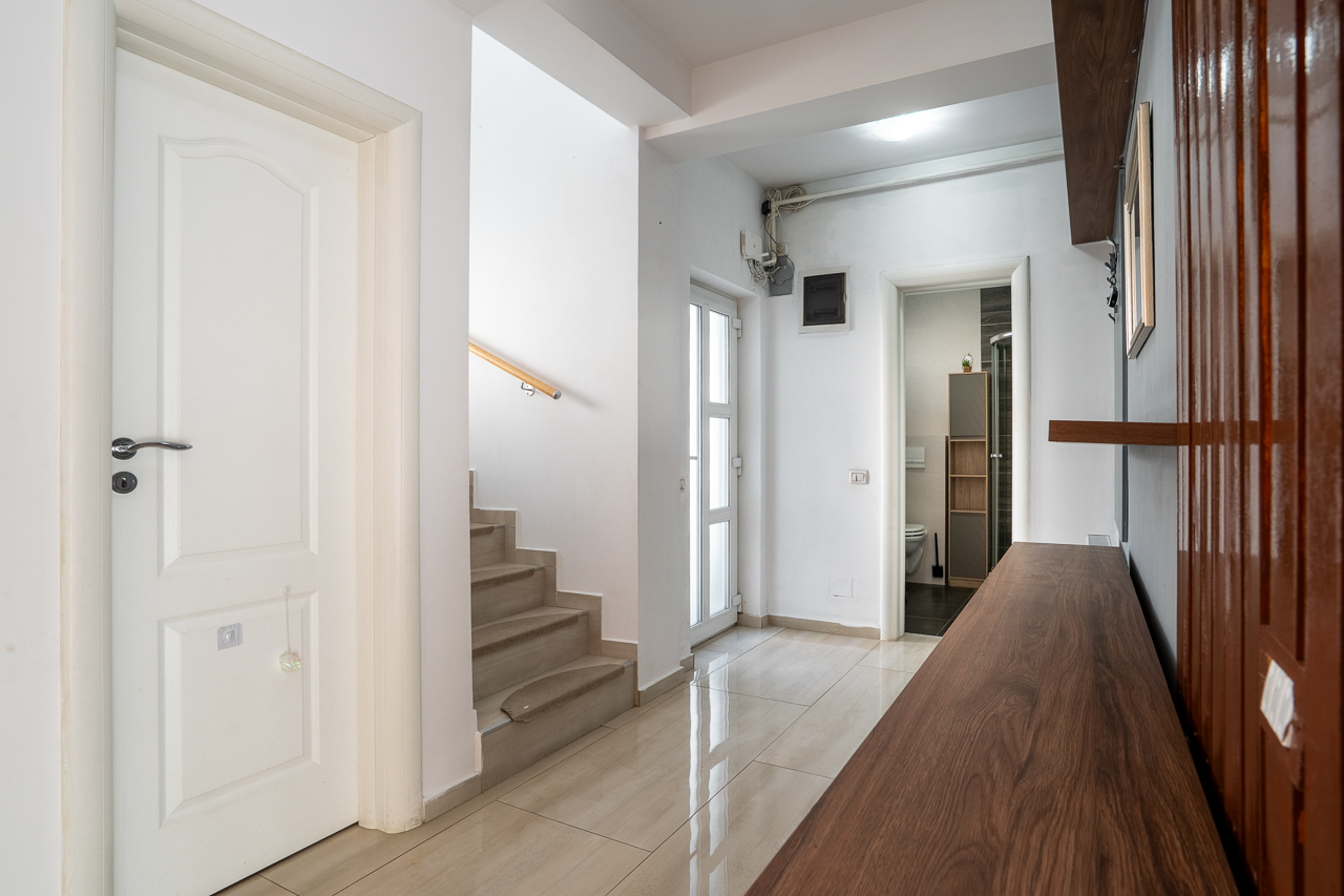 POPESTI LEORDENI,VILA INDIVIDUALA LIPITA INSIRUITA,4 CAMERE,112 MP,TEREN 159 MP
