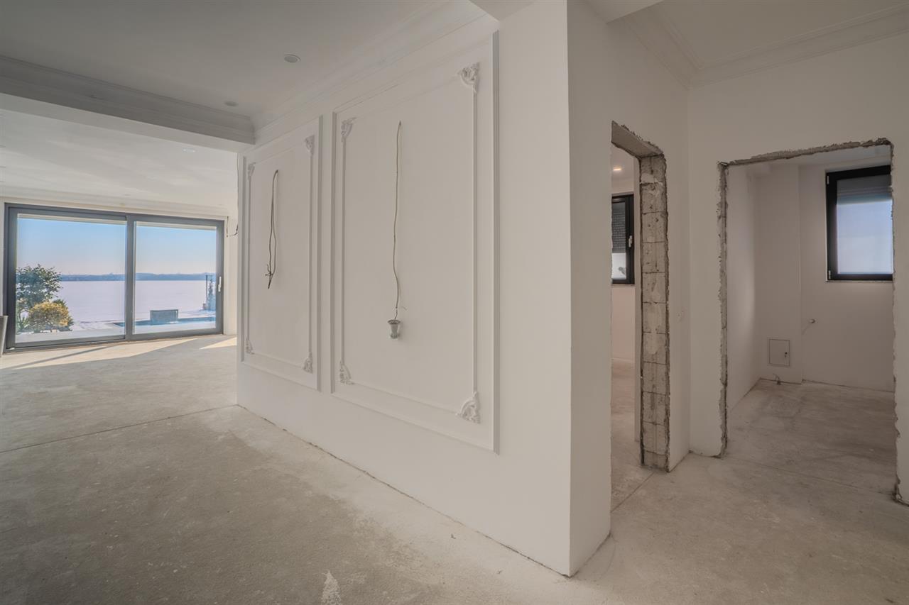 CERNICA,VILA INDIVIDUALA LIPITA,5 CAMERE,453 MP,TEREN 587 MP,PISCINA,DESCHIDERE LAC