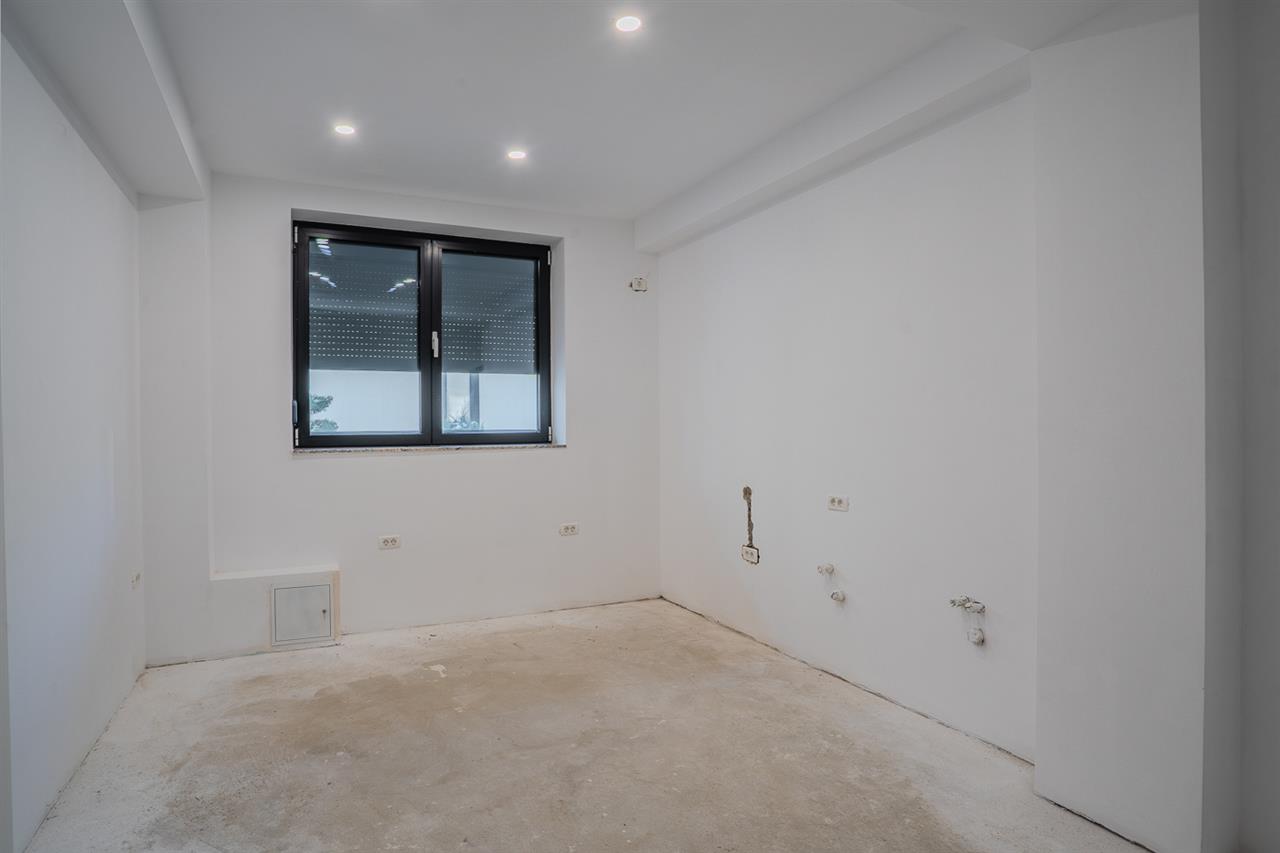 CERNICA,VILA INDIVIDUALA LIPITA,5 CAMERE,453 MP,TEREN 587 MP,PISCINA,DESCHIDERE LAC