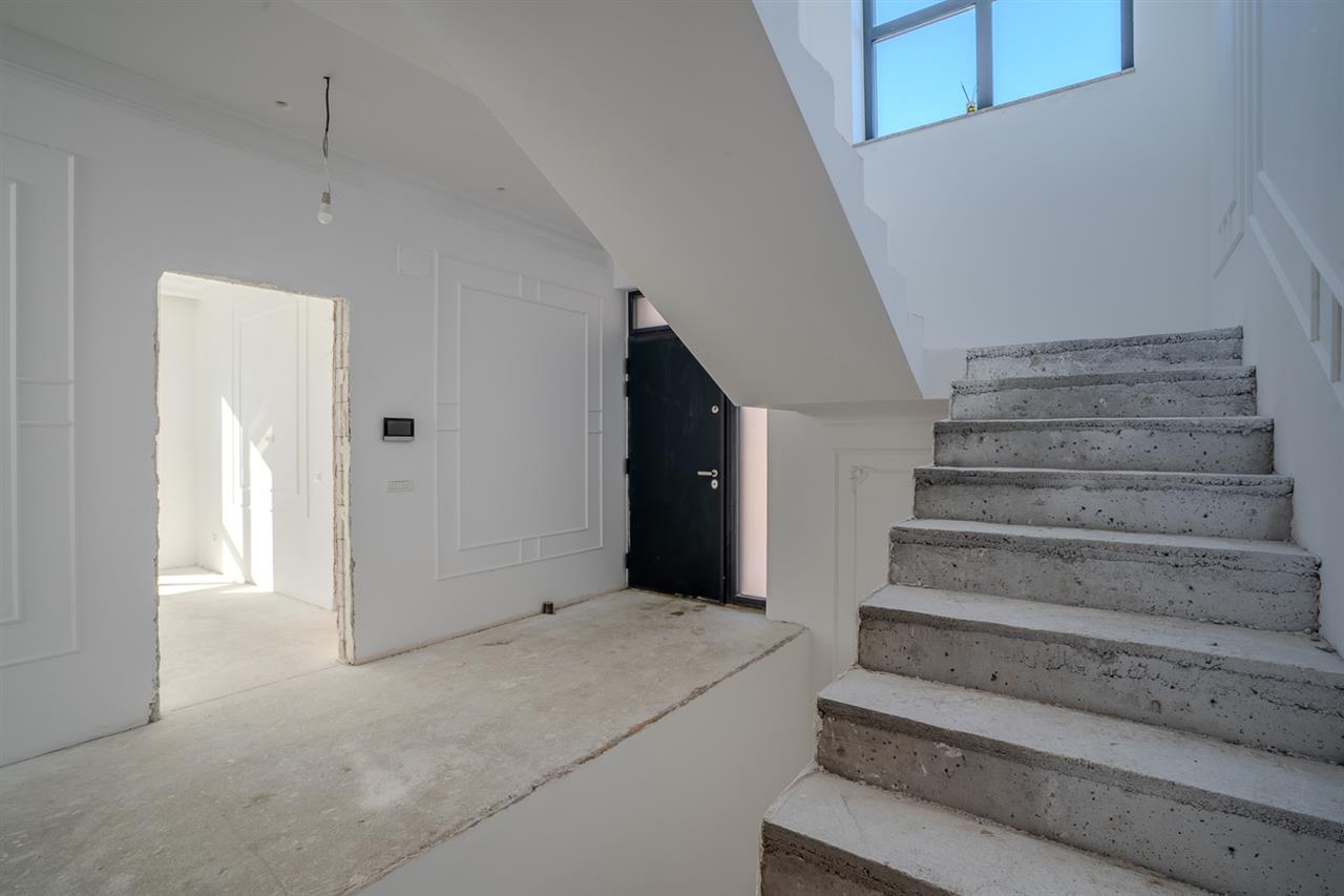 CERNICA,VILA INDIVIDUALA LIPITA,5 CAMERE,453 MP,TEREN 587 MP,PISCINA,DESCHIDERE LAC