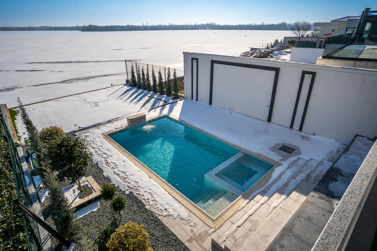 CERNICA,VILA INDIVIDUALA LIPITA,5 CAMERE,453 MP,TEREN 587 MP,PISCINA,DESCHIDERE LAC