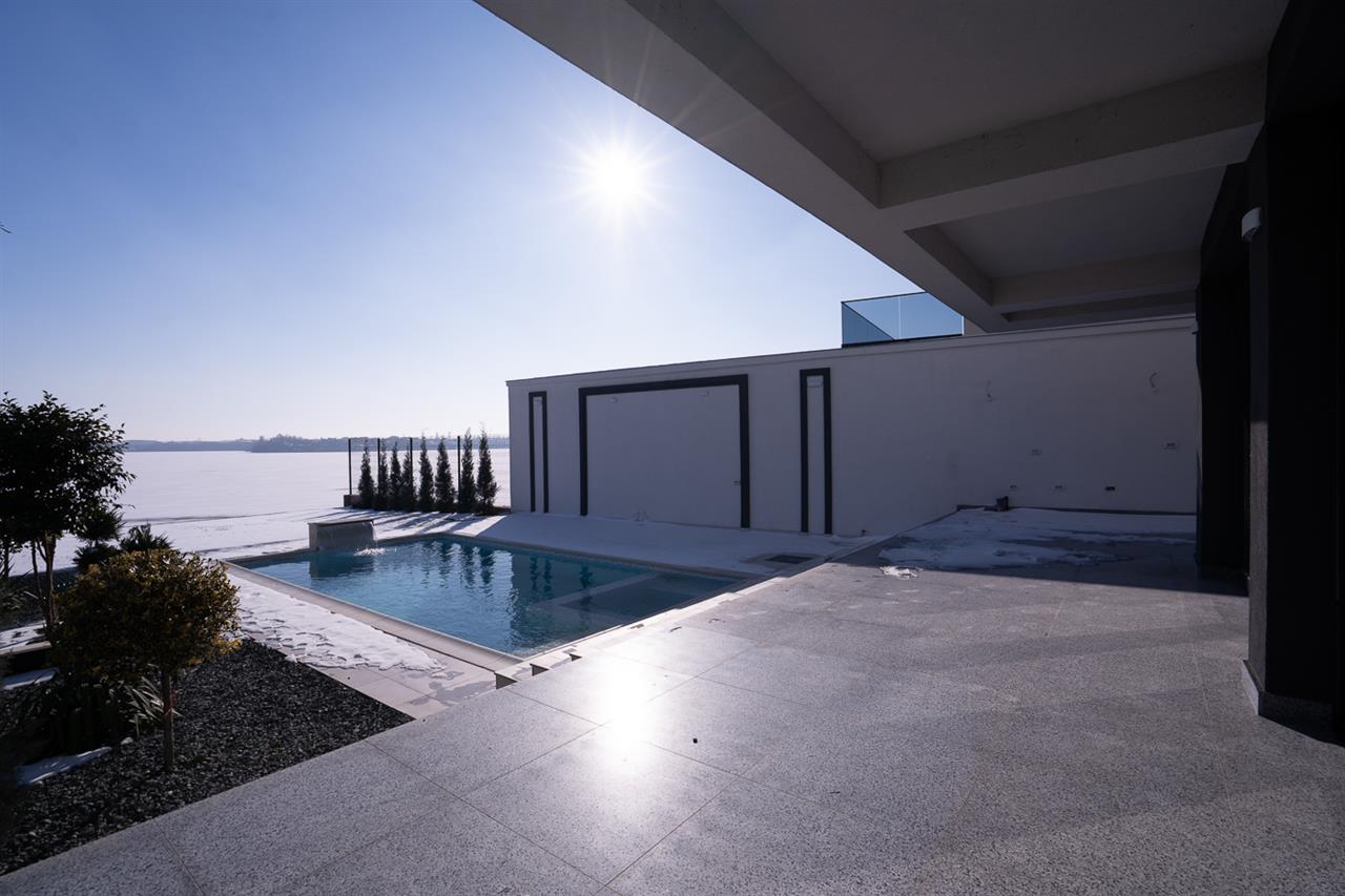 CERNICA,VILA INDIVIDUALA LIPITA,5 CAMERE,453 MP,TEREN 587 MP,PISCINA,DESCHIDERE LAC