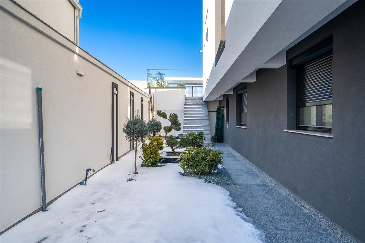 CERNICA,VILA INDIVIDUALA LIPITA,5 CAMERE,453 MP,TEREN 587 MP,PISCINA,DESCHIDERE LAC