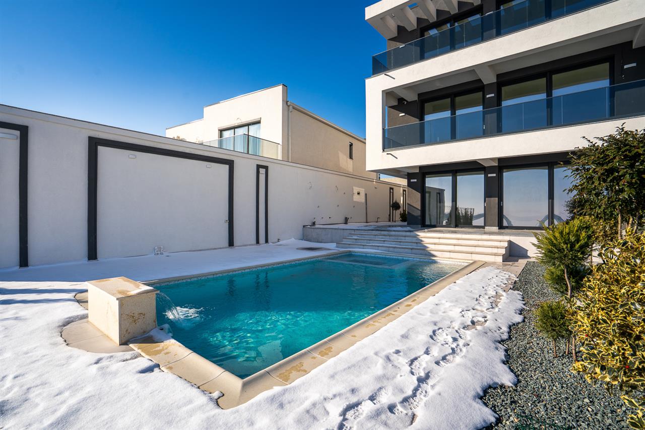 CERNICA,VILA INDIVIDUALA LIPITA,5 CAMERE,453 MP,TEREN 587 MP,PISCINA,DESCHIDERE LAC