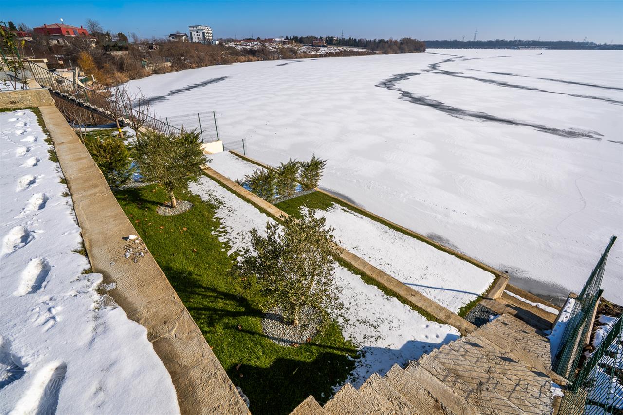 CERNICA,VILA INDIVIDUALA LIPITA,5 CAMERE,453 MP,TEREN 587 MP,PISCINA,DESCHIDERE LAC