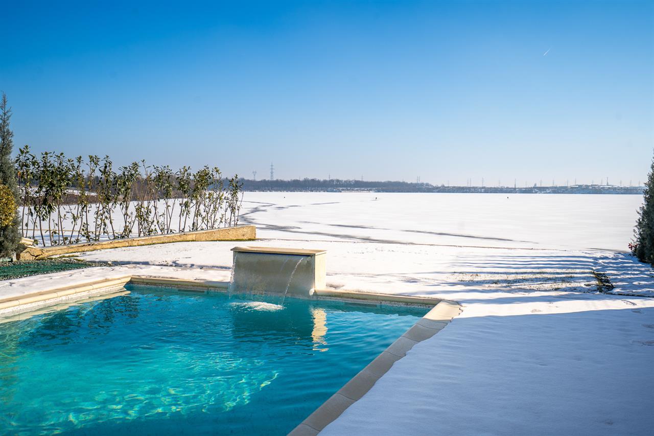 CERNICA,VILA INDIVIDUALA LIPITA,5 CAMERE,453 MP,TEREN 587 MP,PISCINA,DESCHIDERE LAC