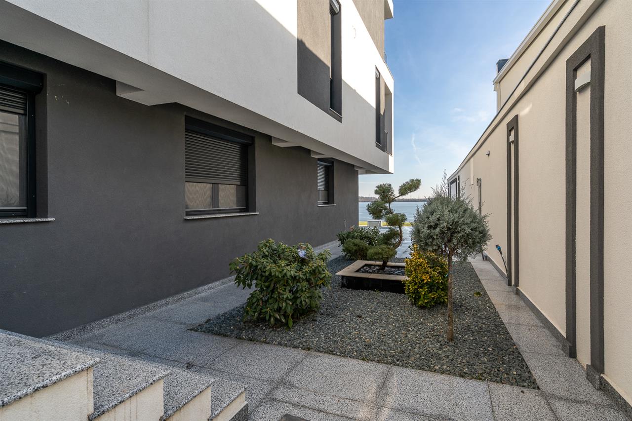 CERNICA,VILA INDIVIDUALA LIPITA,5 CAMERE,453 MP,TEREN 587 MP,PISCINA,DESCHIDERE LAC