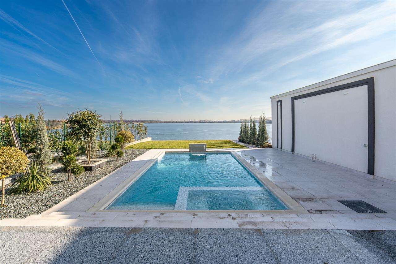 CERNICA,VILA INDIVIDUALA LIPITA,5 CAMERE,453 MP,TEREN 587 MP,PISCINA,DESCHIDERE LAC