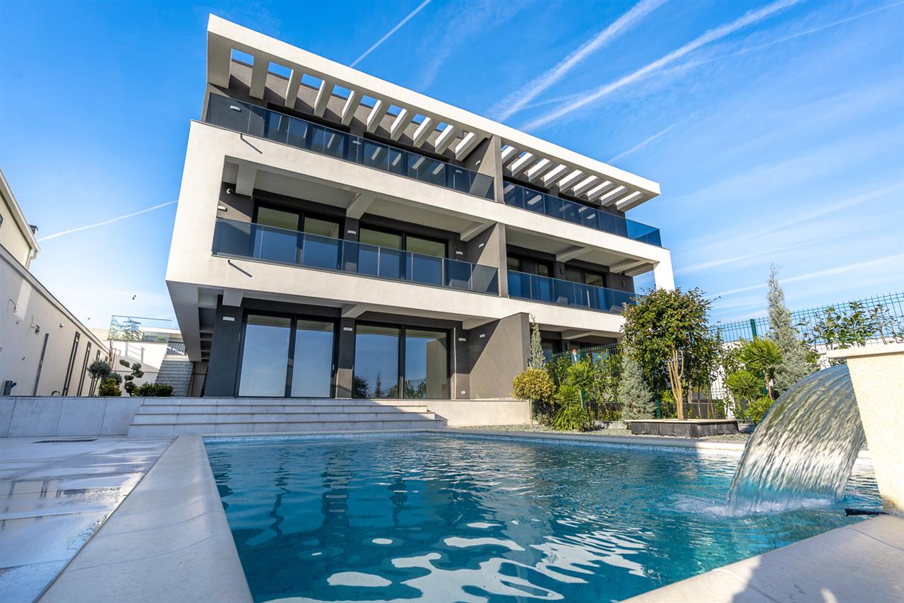 CERNICA,VILA INDIVIDUALA LIPITA,5 CAMERE,453 MP,TEREN 587 MP,PISCINA,DESCHIDERE LAC