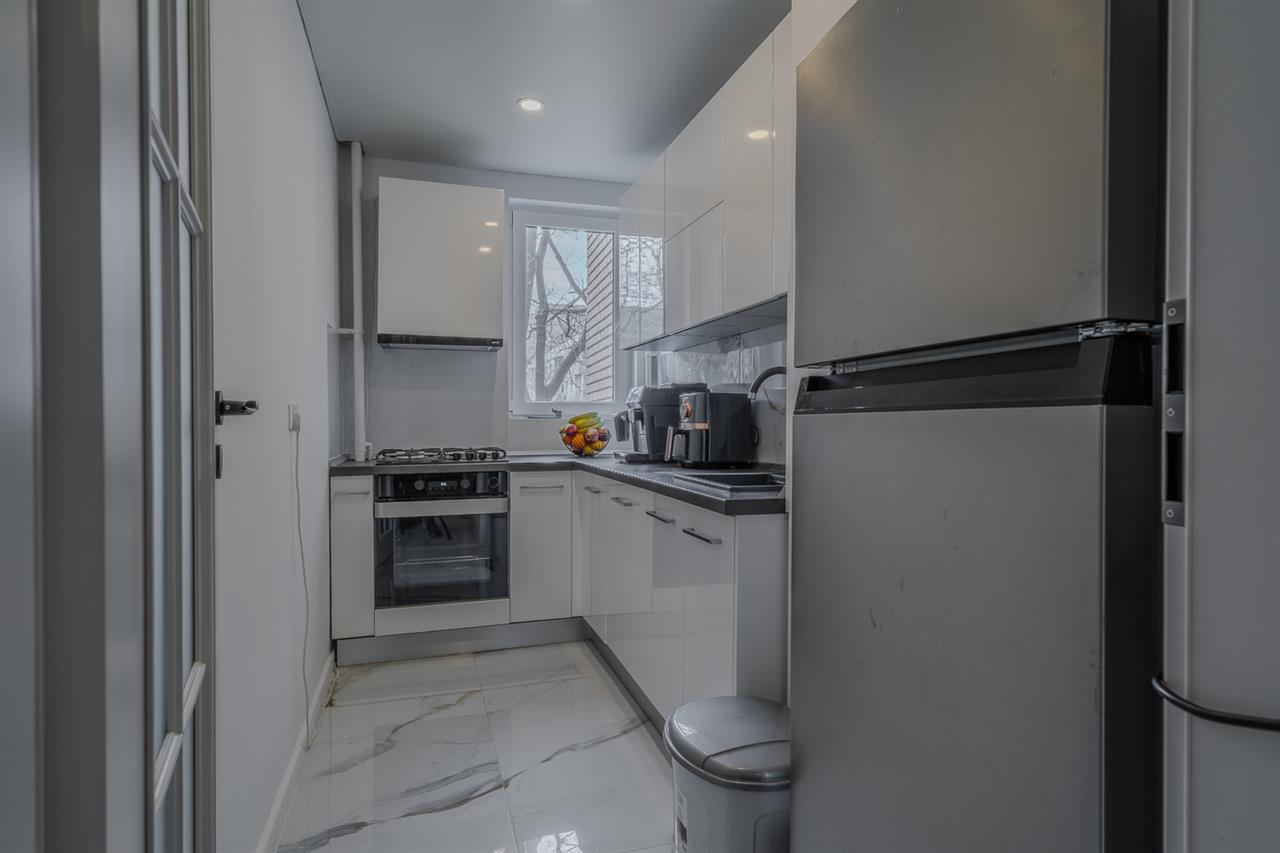 DRUMUL TABEREI  RAUL DORNA,3 CAMERE,61 MP,ETAJ 2,METROU 8 MINUTE