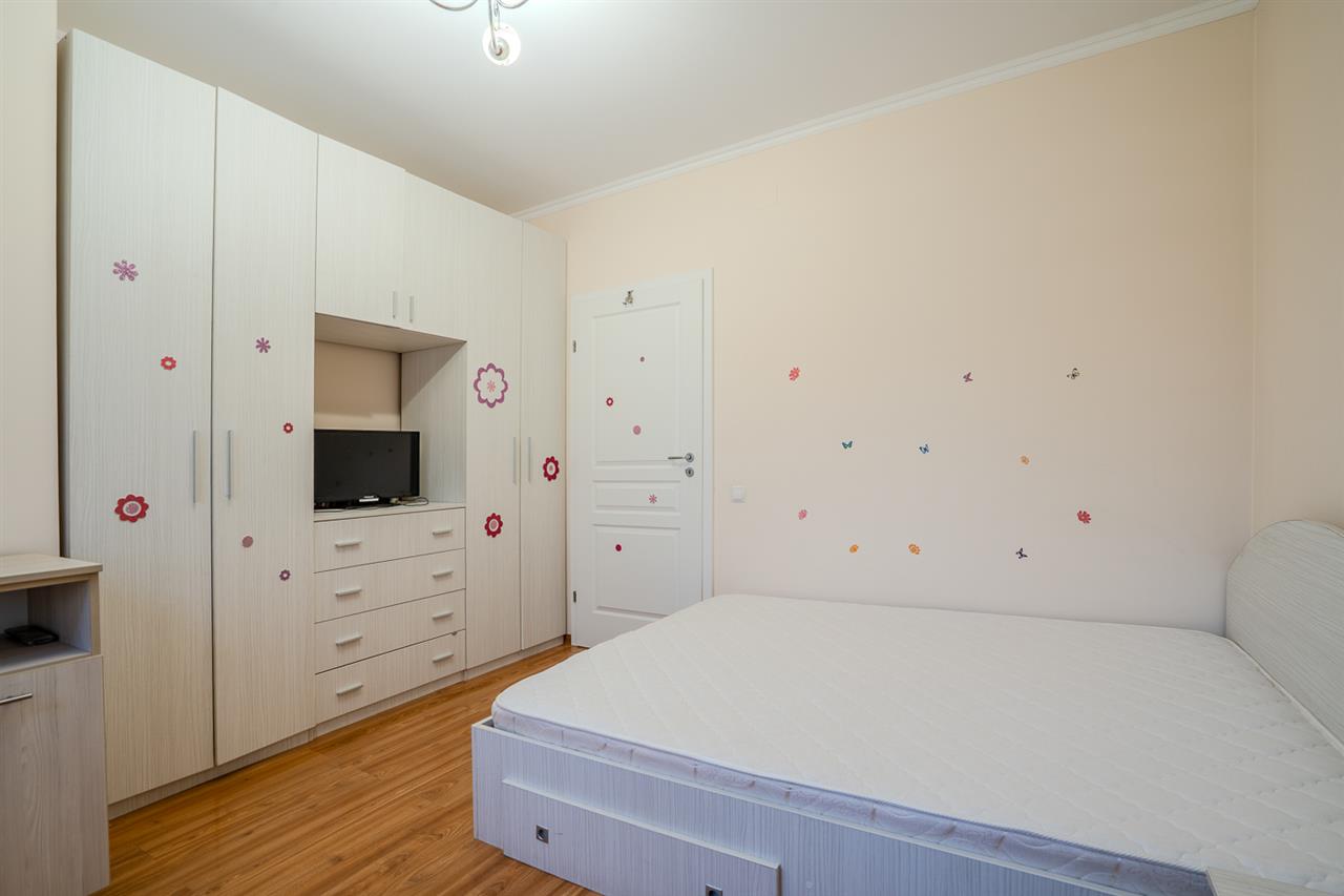 DOMNESTI,VILA INDIVIDUALA,4 CAMERE,258 MP,TEREN 700 MP,AN 2017