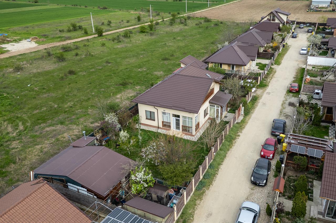 DOMNESTI,VILA INDIVIDUALA,4 CAMERE,258 MP,TEREN 700 MP,AN 2017