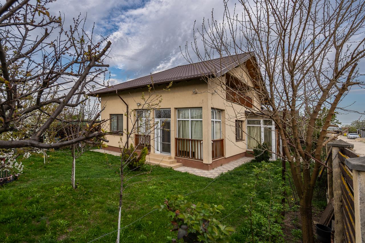 DOMNESTI,VILA INDIVIDUALA,4 CAMERE,258 MP,TEREN 700 MP,AN 2017