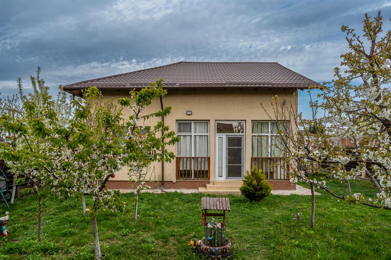 DOMNESTI,VILA INDIVIDUALA,4 CAMERE,258 MP,TEREN 700 MP,AN 2017