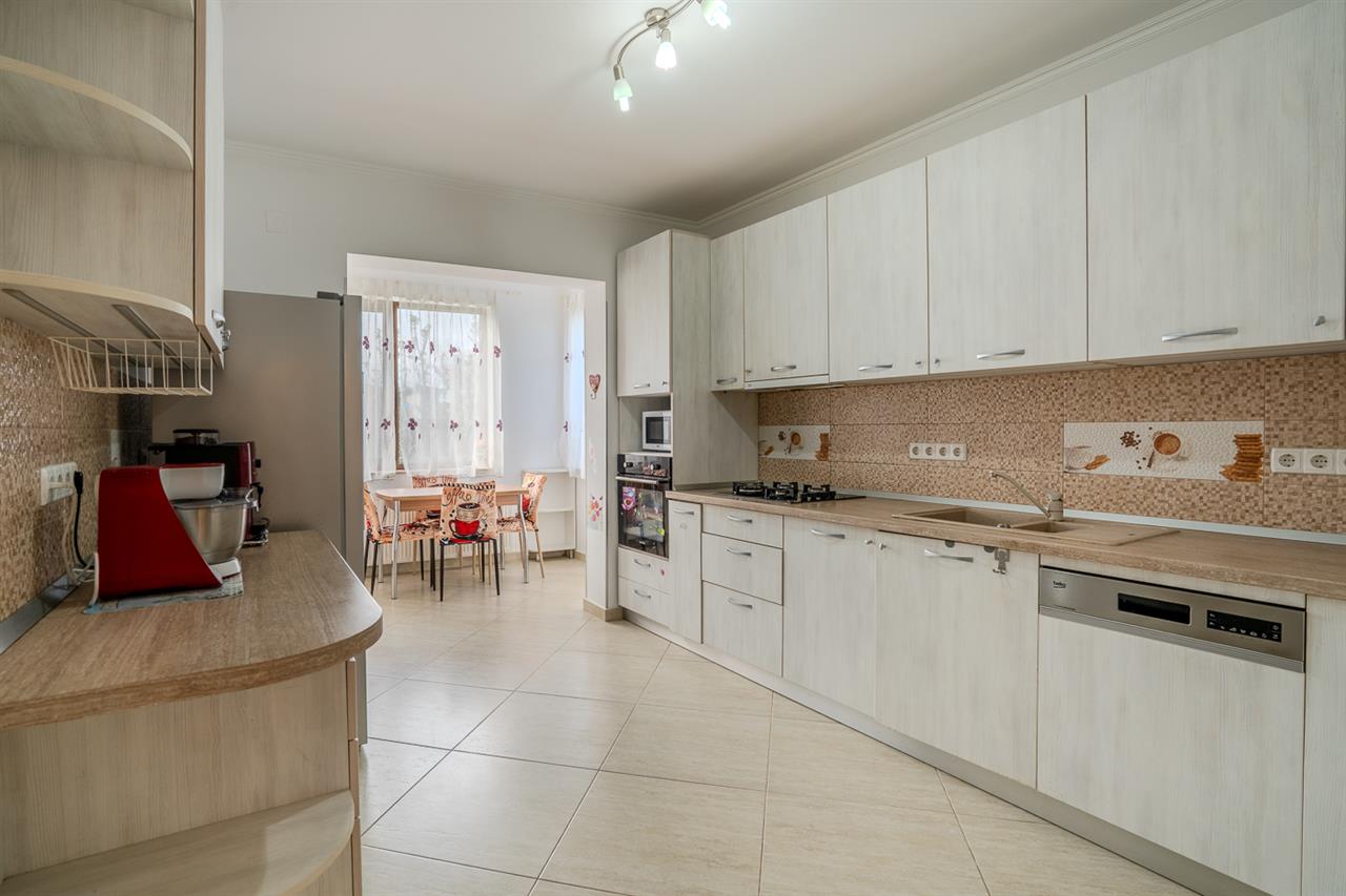 DOMNESTI,VILA INDIVIDUALA,4 CAMERE,258 MP,TEREN 700 MP,AN 2017