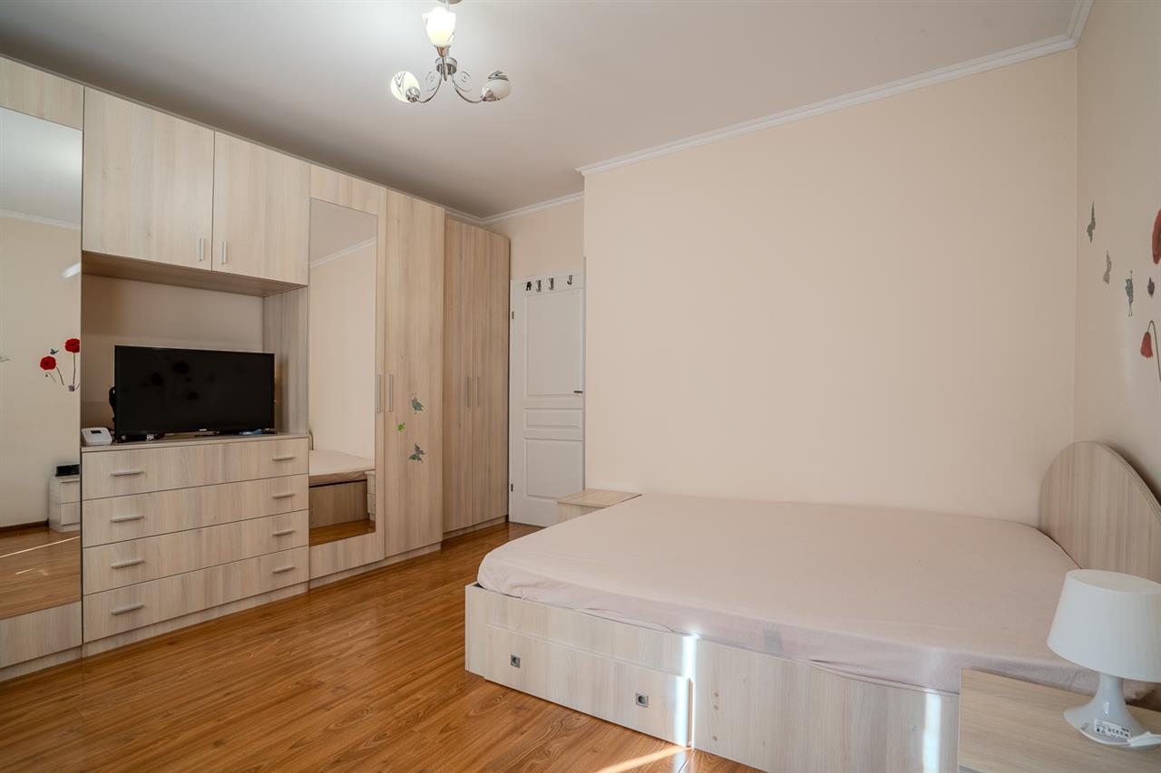 DOMNESTI,VILA INDIVIDUALA,4 CAMERE,258 MP,TEREN 700 MP,AN 2017