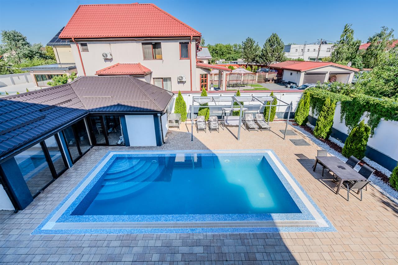 PIPERA  EROU IANCU NICOLAE,VILA ,9 CAMERE,504 MP MP,TEREN 800 MP,PISCINA