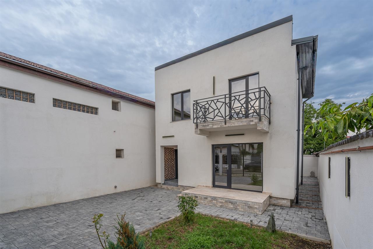 VILA VOLUNTARI,4 CAMERE,3 BAI,154 MP,TEREN 193 MP