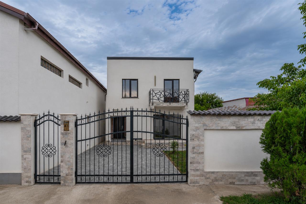 VILA VOLUNTARI,4 CAMERE,3 BAI,154 MP,TEREN 193 MP
