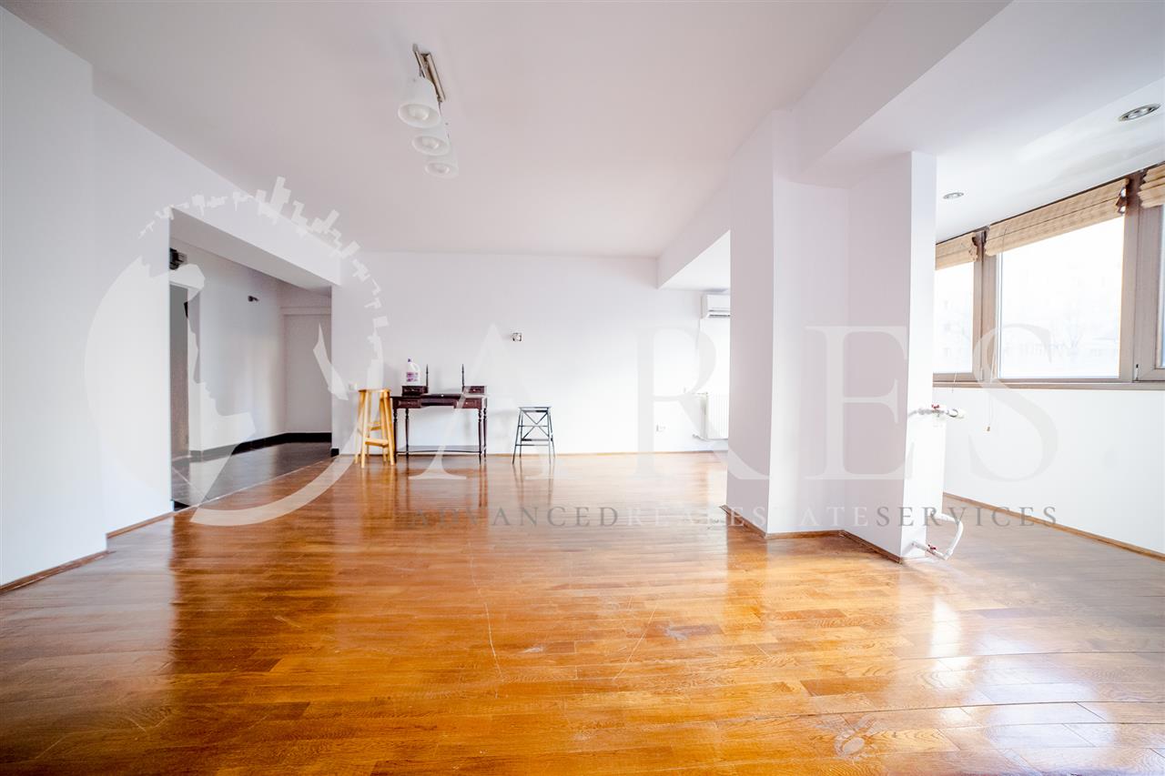 Apartament 3 Camere 106 MP Etaj 1 Nemobilat Renovat  Iancului