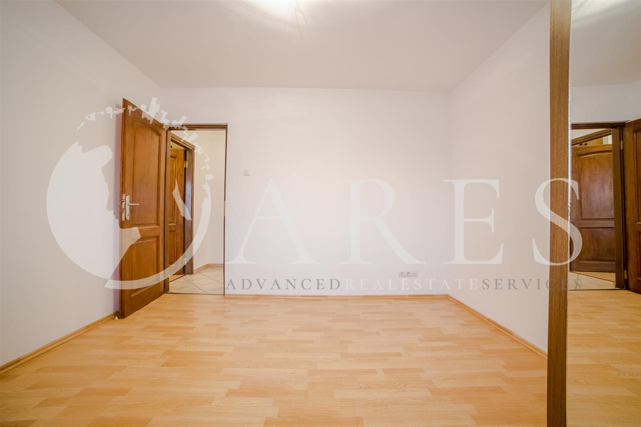 Apartament 3 Camere 85 MP Decomandat Vitan Mall