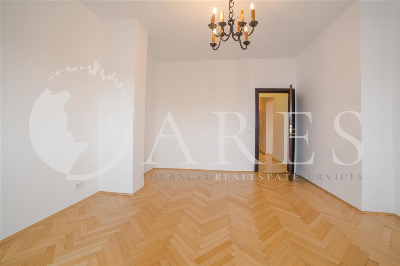 Inchiriere Apartament 4 Camere Romana