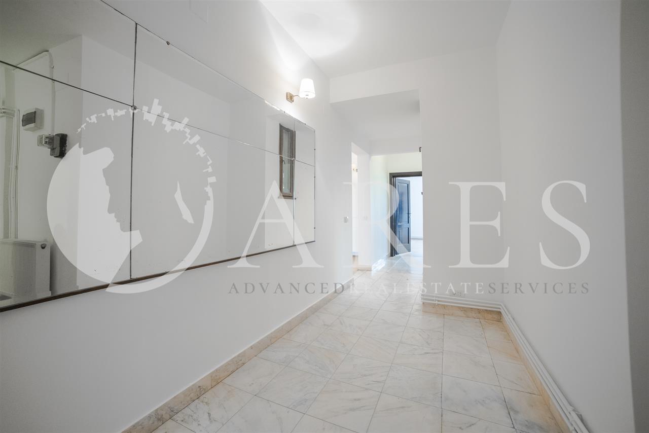 Inchiriere Apartament 4 Camere Romana