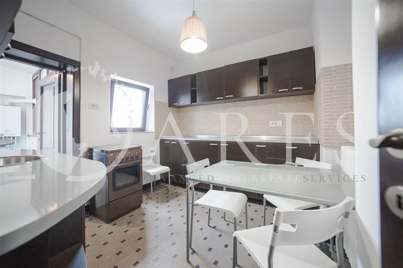 Inchiriere Apartament 4 Camere Romana