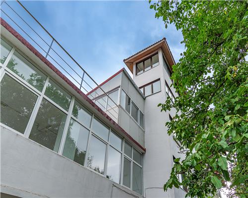 Vila 13 Camere 686 MP Teren 4060 MP Valenii de Munte OPORTUNITATE INVESTITIE