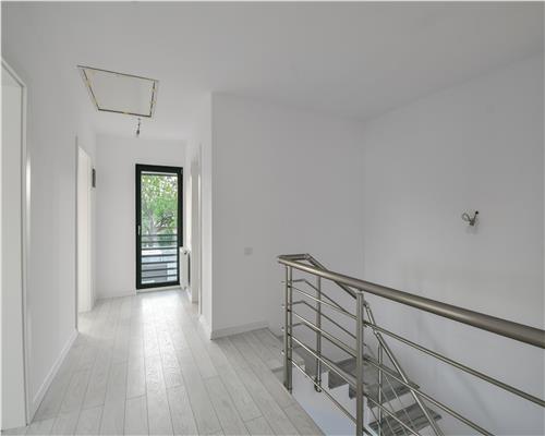 BERCENICENTRAL,VILA INDIVIDUALA ,5 CAMERE, 3 BAI ,TEREN 402 MP ,LA CHEIE!