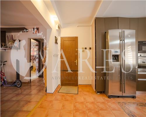 Vanzare Apartament 4 Camere Vitan