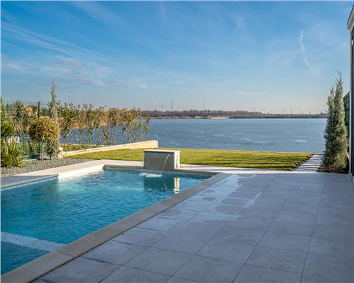 CERNICA,VILA INDIVIDUALA LIPITA,5 CAMERE,453 MP,TEREN 587 MP,PISCINA,DESCHIDERE LAC