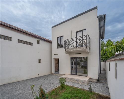 VILA  VOLUNTARI,4 CAMERE,3 BAI,154 MP,TEREN 193 MP